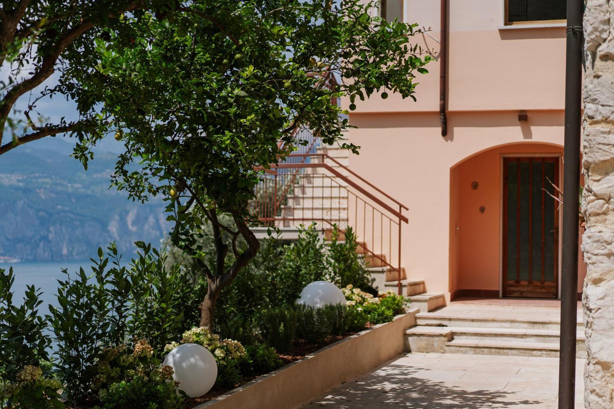 View Garda Lake ブレンゾーネ エクステリア 写真